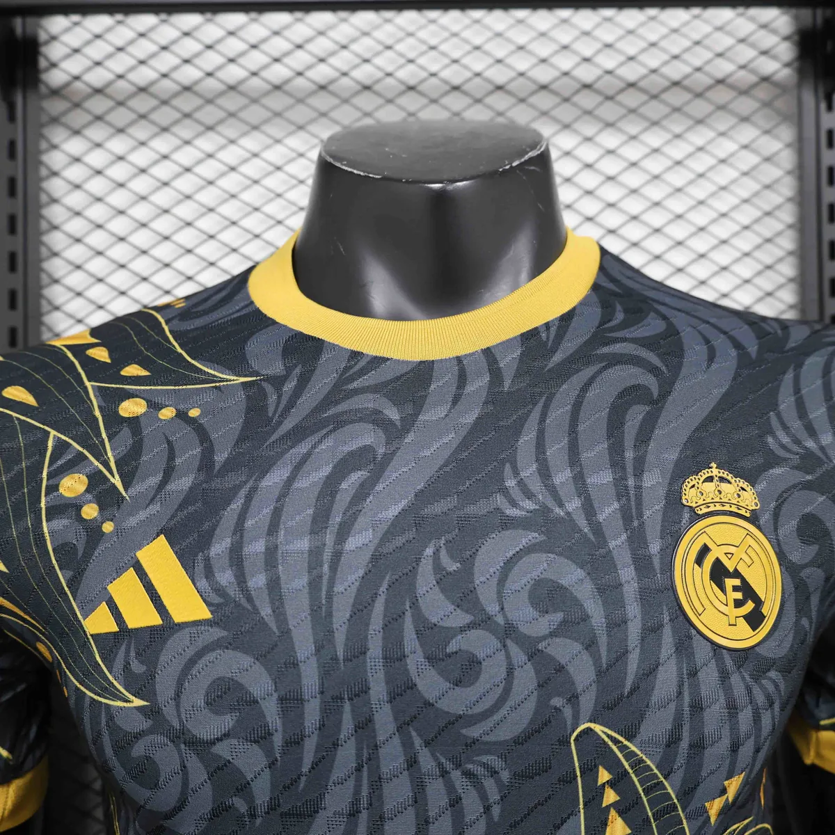24-25 Real Madrid Black&Golden Special Edition Player Version Shirt Soccer AAAAJersey Yupoo 1