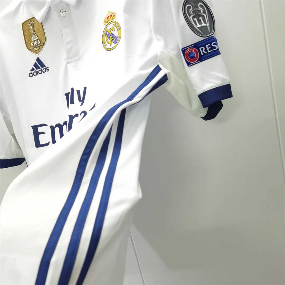 16-17 Real Madrid home 9