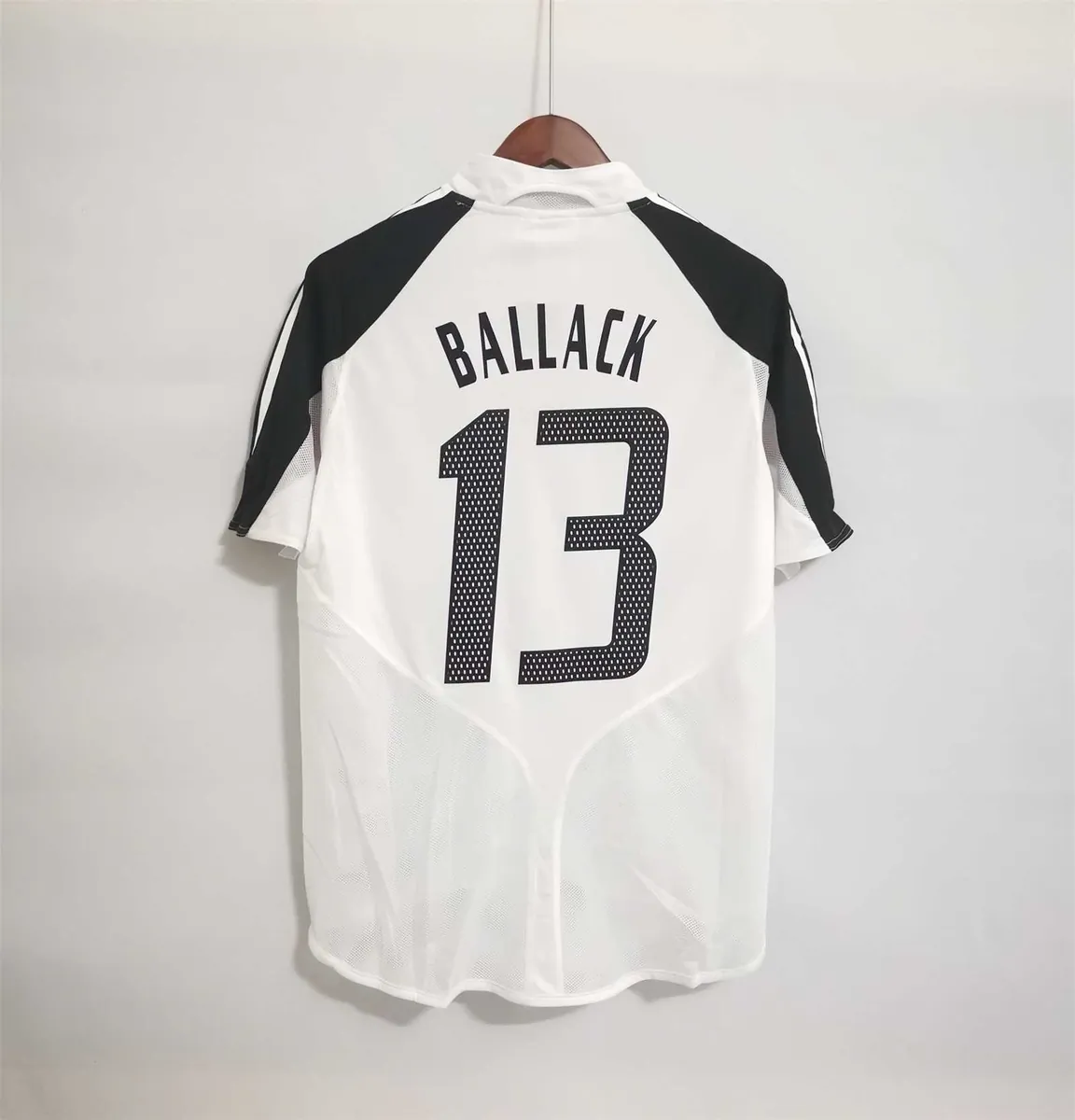2004 Germany home white 10