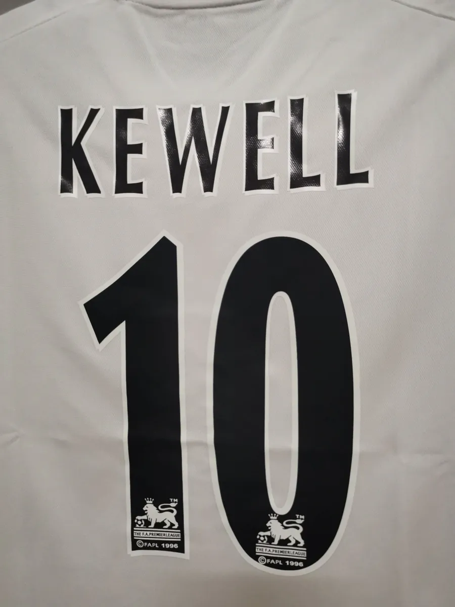 00-01 Leeds United home 6