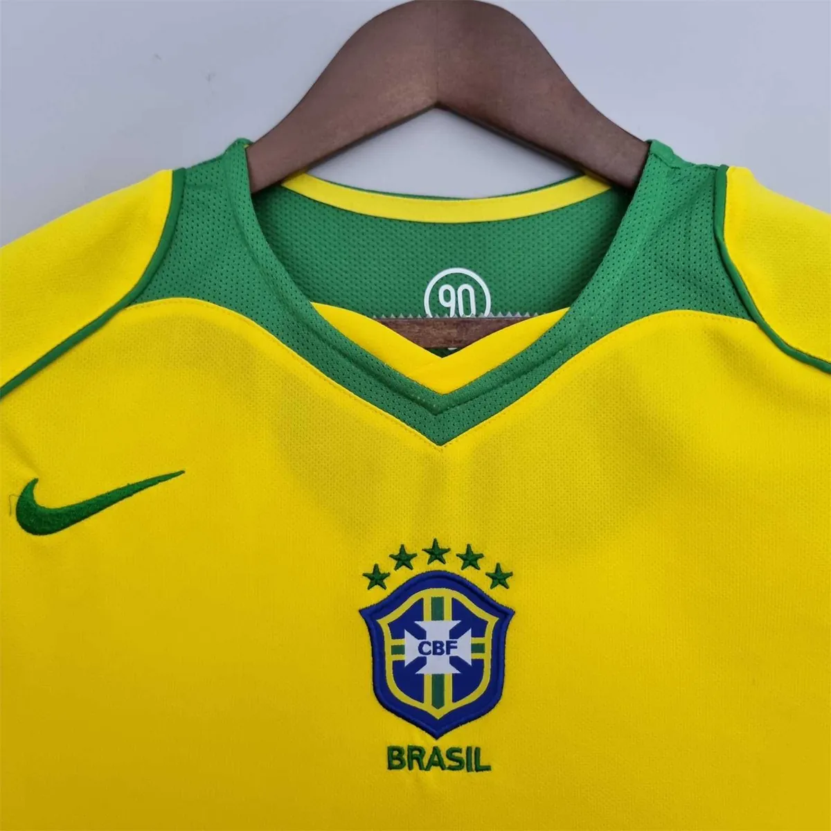 2004 Brazil home 10