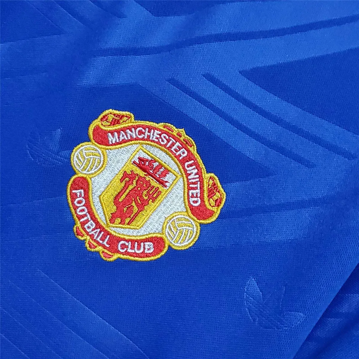 86-88 Manchester United away 2