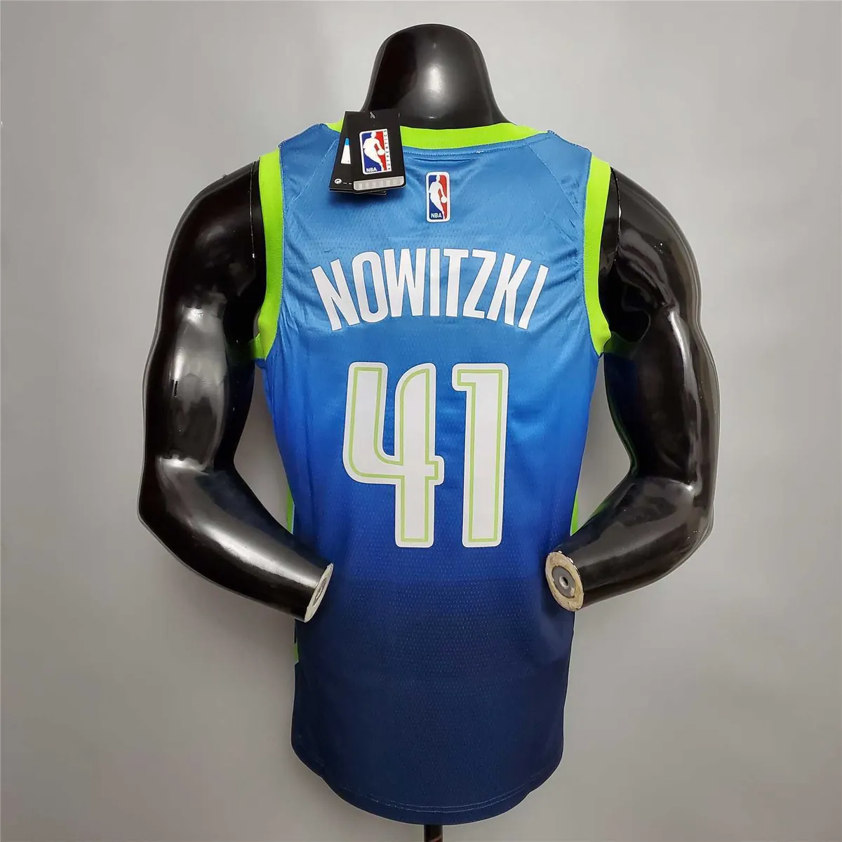 Nowitzki #41 Dallas Mavericks blue idol 5