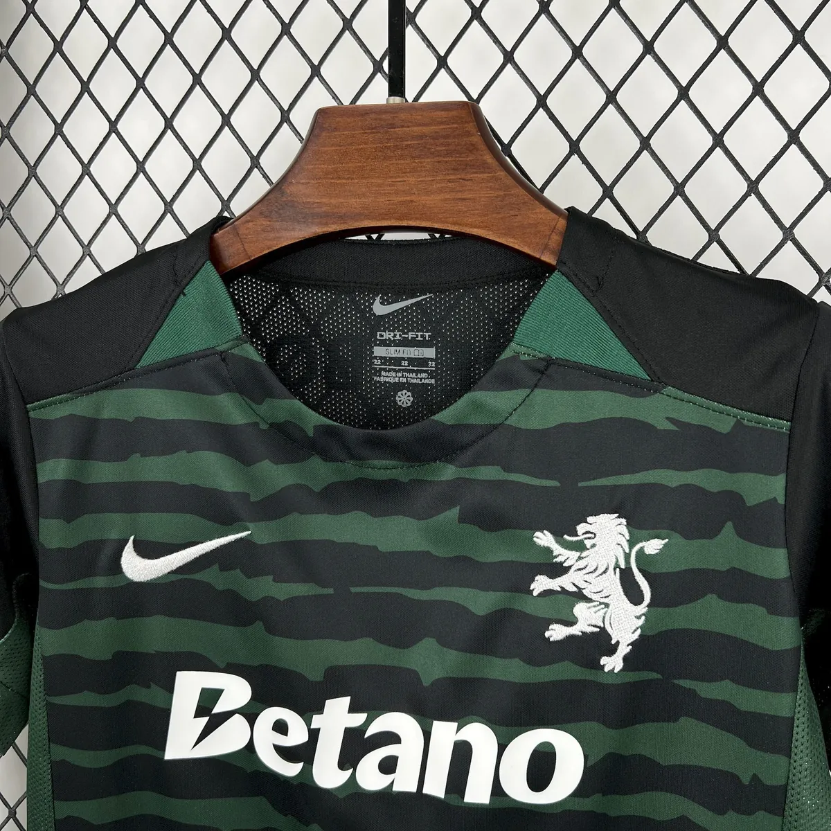 25-26 Kids Sporting Lisbon Goalkeeper Kit Youth Apparels Football AAAAJersey Dropship Yupoo 3