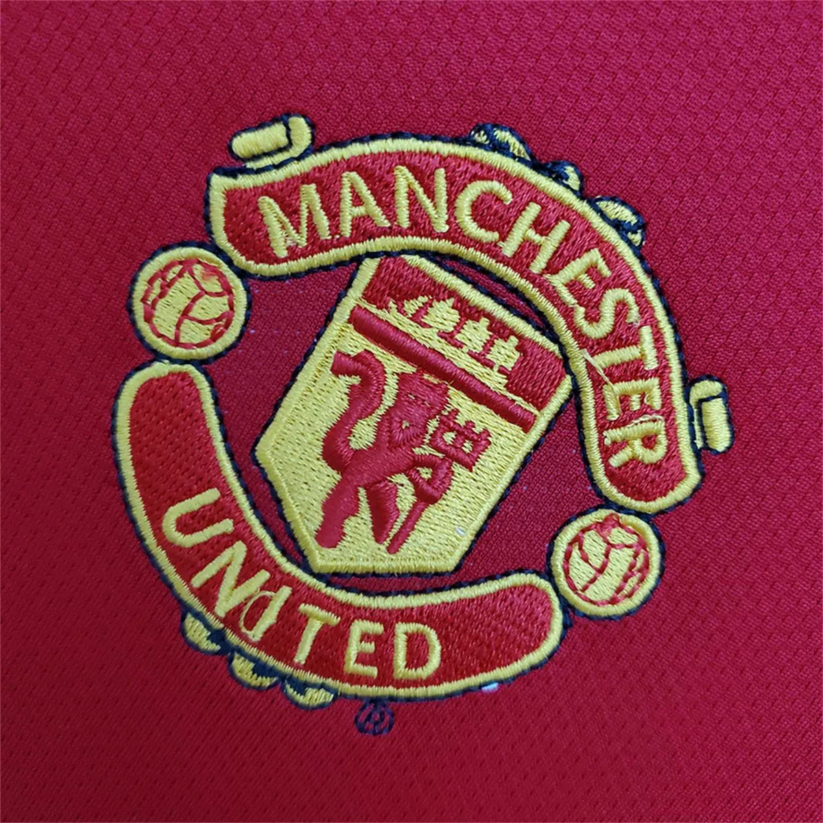 04-06 Manchester United home long sleeve 3