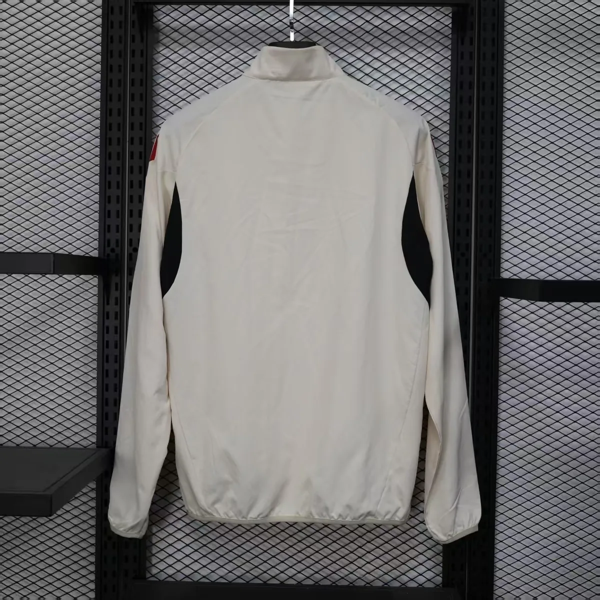 25-26 Liverpool Beige Windbreaker Jacket AAAAJersey Supply Yupoo 3