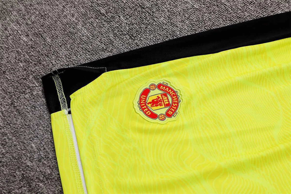 21-22 Manchester United green goalkeeper 2
