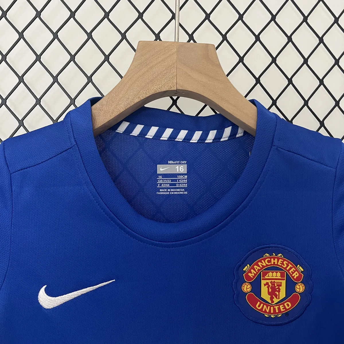 08-09 Manchester United Third Retro Kid Kits Children Sets Jerseys Supllier Yupoo 6
