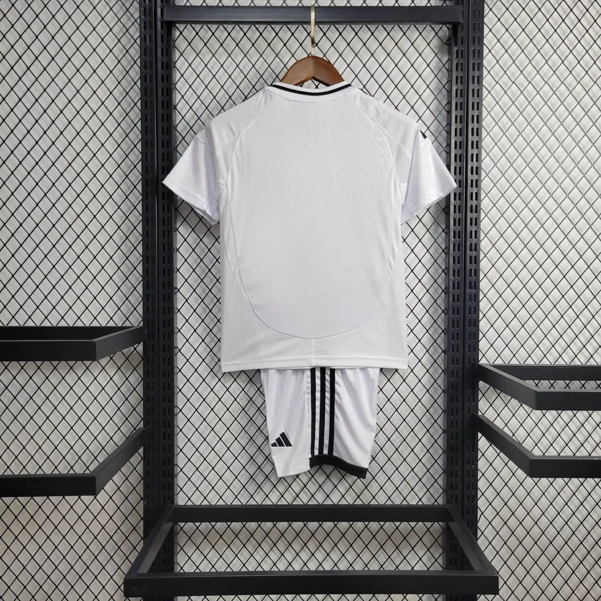 24-25 Real Madrid Home Kid Kits Youth Apparels AAAAJersey Wholesale Yupoo 3