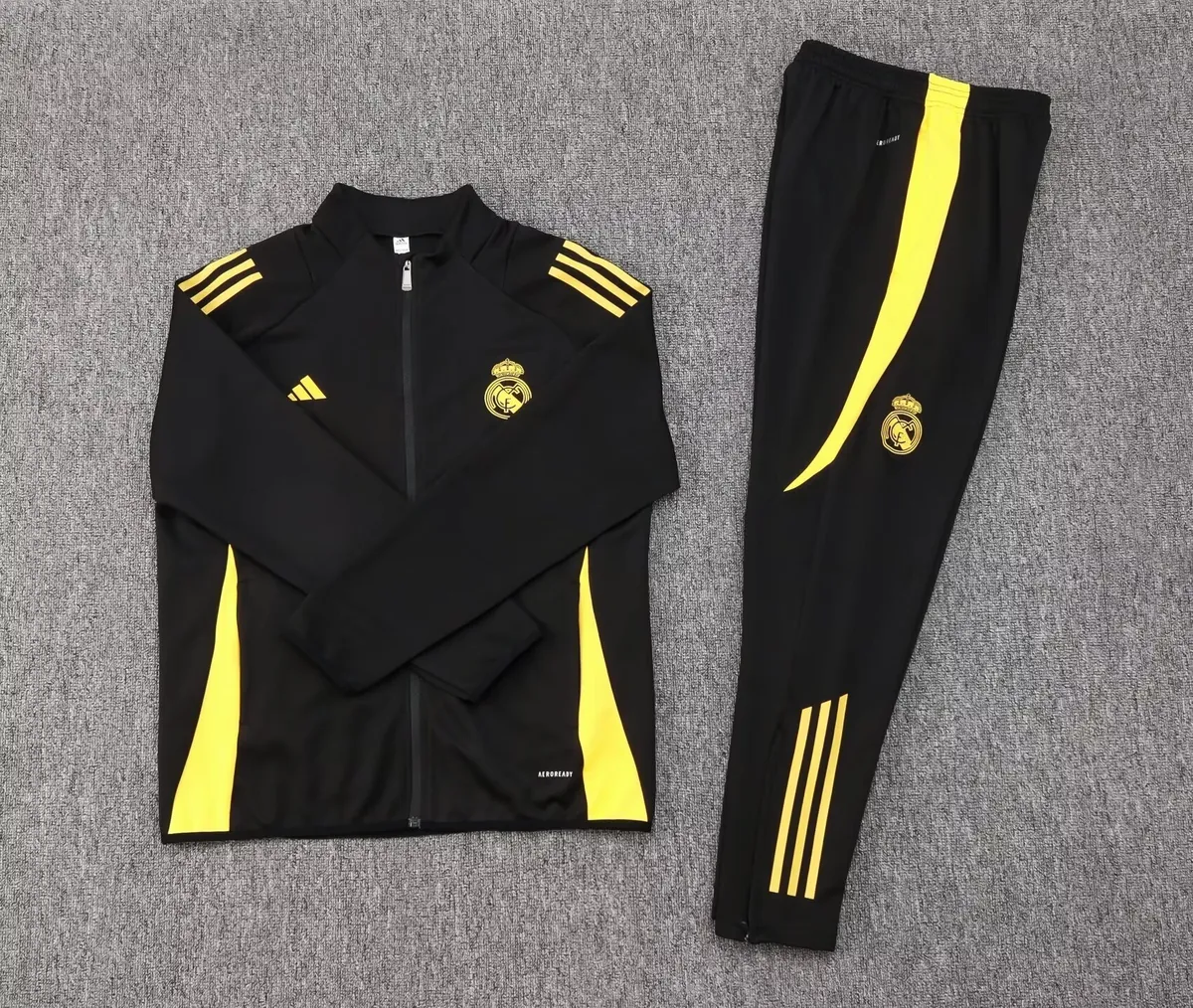 24-25 Real Madrid Jackets Football Shirts 1