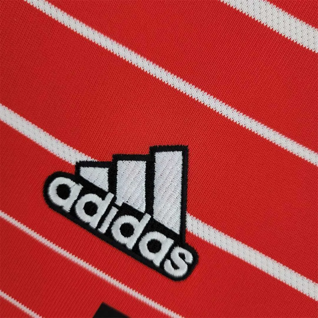 22-23 Bayern home - 7 4