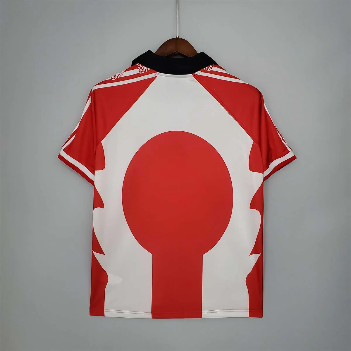 1995 Belgium red home 7
