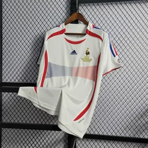 2006 France away white 3