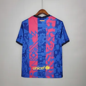 21-22 Barcelona third away 15