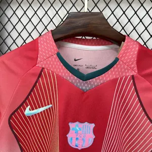 25-26 Barcelona Pink X KAROLG Football T-Shirt Custom Edition AAAAJersey Dropship Yupoo 4