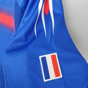 2004 France home 5
