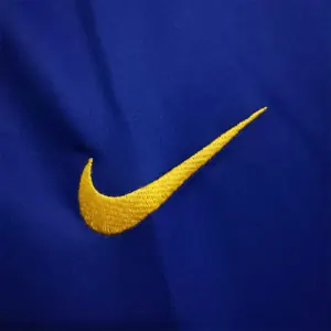 08-09 Barcelona home - 3 6