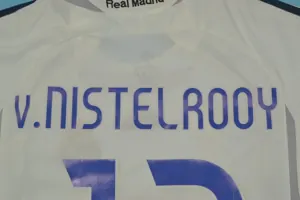 06-07 Real Madrid home white 29