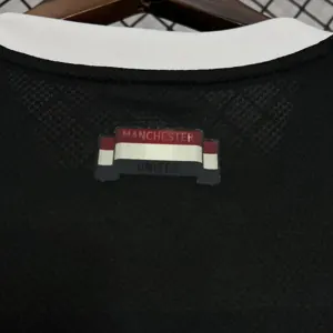 24-25 Manchester United Black Goalkeeper Kit AAAAJersey Supplier Yupoo 5