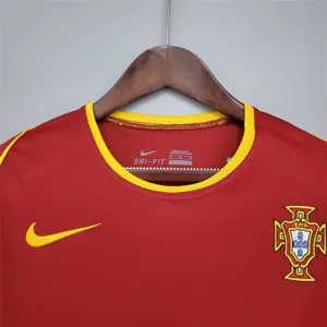 2002 Portugal home red 4