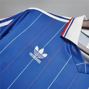 1982 France home 8