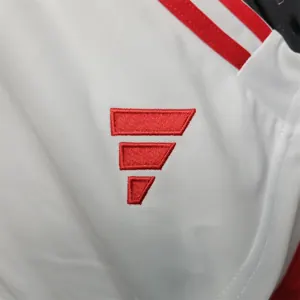 23-24 Internacional home Shorts 1