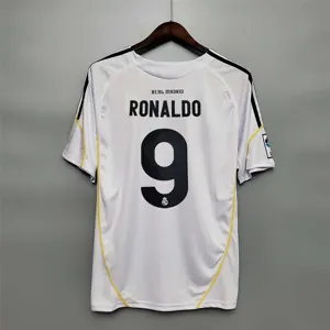 09-10 Real Madrid home - 4 4