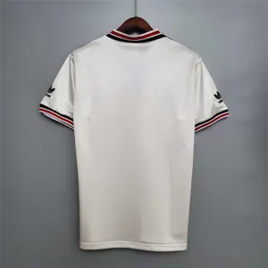85-86 Manchester United away 6