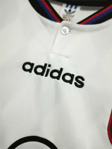 95-96 Bayern Munich white away 1