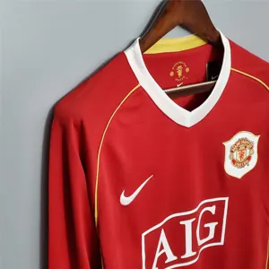 06-07 Manchester United home long sleeve 1