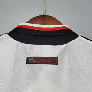 98-99 Manchester United away 3