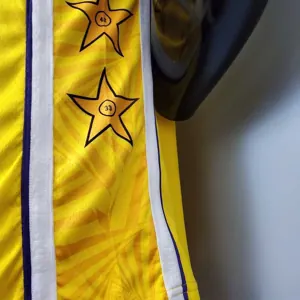 Bryant #8 Lakers V-neck City Edition yellow 1