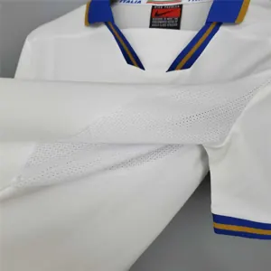 1996 Italy away 8