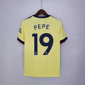 21-22 Arsenal away 4