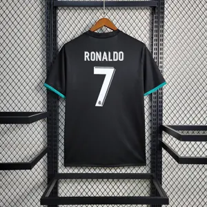 17-18 Real Madrid away 9