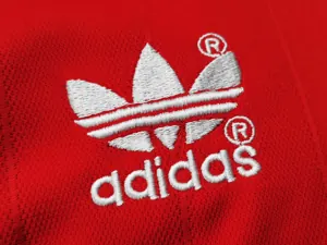 82-83 Manchester United home 1