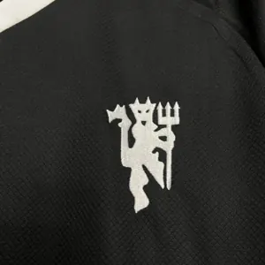 24-25 Manchester United Black Goalkeeper Kit AAAAJersey Supplier Yupoo 6