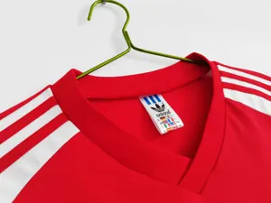 1982 Wales home 8