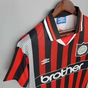 94-96 Manchester City away 5