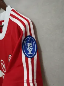 01-02 Bayern Munich Champions League home red 7