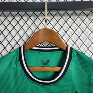 23-24 kids Newcastle away size 16-28 4