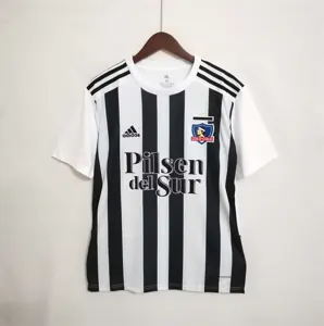 Colo Colo black and white vertical bars