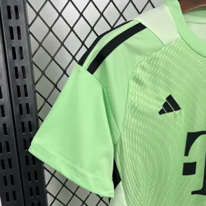 25-26 Bayern Munich Green Goalkeeper Kid Kits Youth Apparels AAAAJersey Wholesale Yupoo 8