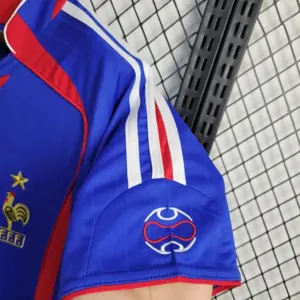 2006 France home 3
