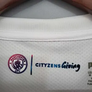 21-22 Manchester City away 3