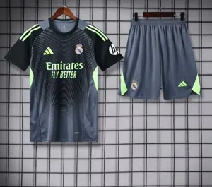 25-26 Real Madrid Goalkeeper Cheap Soccer AAAAJersey Yupoo 3