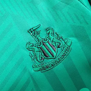 23-24 kids Newcastle away size 16-28 1