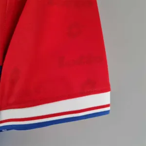 96 La Católica third away 6