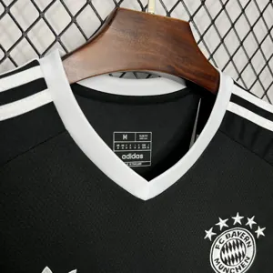 24-25 Bayern Munich Black GoalKeeper Shirt Soccer Uniforms Soccer AAAAJersey Yupoo 5