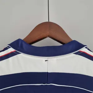 00-01 University of Chile home 10
